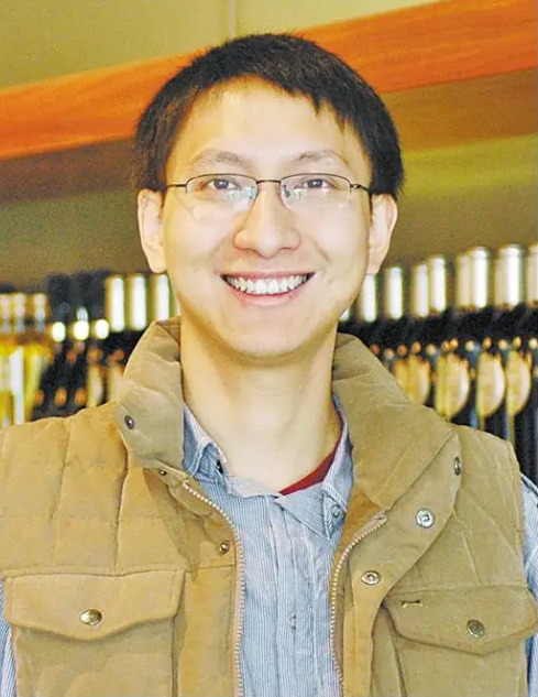 Prof.Xinyi Huang